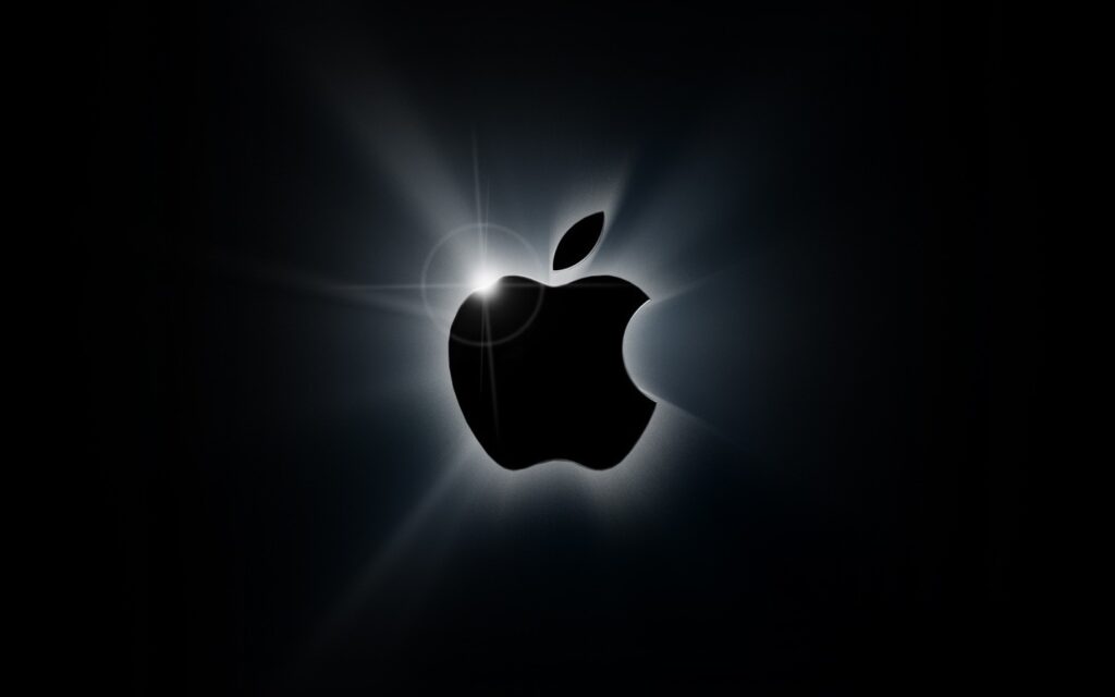 Trump diz que ajudou a Apple ao isentar o iPhone de tarifas contra a China