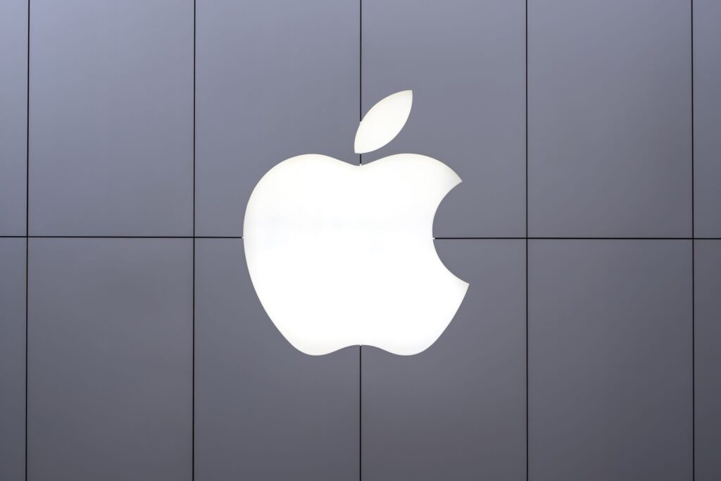 Apple se alia a Anthropic em projeto de IA para programadores