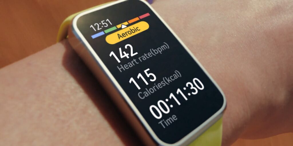 HUAWEI Band 10 na Amazon: pulseira inteligente com tela AMOLED em oferta hoje