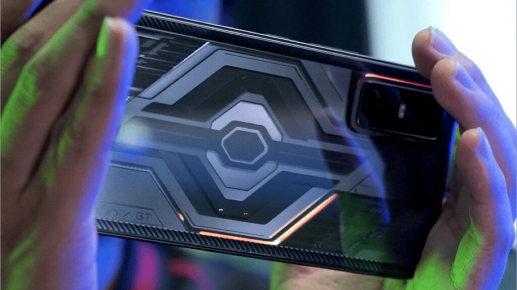 Infinix exibe protótipo de celular gamer com painel traseiro GT DynaVue