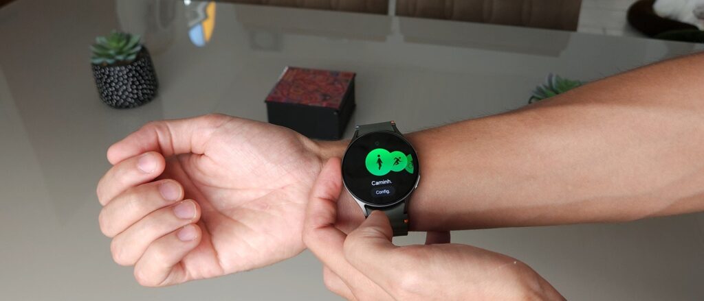 One UI 8 Watch pode ter recurso de escolher watch faces aleatoriamente