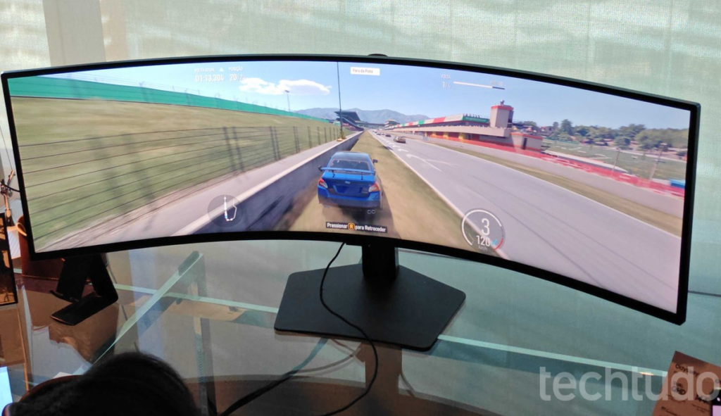 Samsung lança 3 novos monitores no Brasil; conheça modelos 3D, G9 e G8