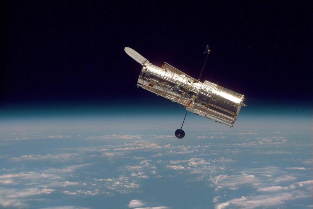 Telescópio Hubble registra nova imagem de galáxia espiral incomum